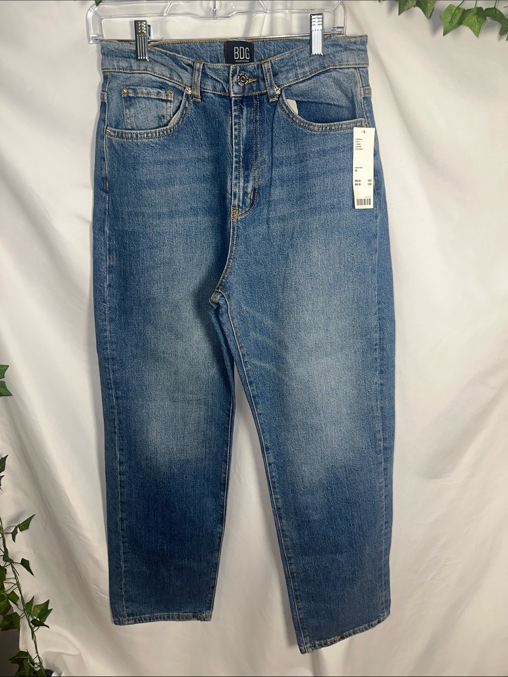 BDG Relaxed Fit women’s Jeans in Medium Blue Wash